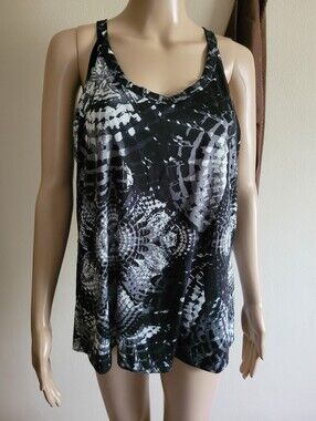 Danskin Now Yoga Black, White & Gray Patterned Racerback Tank Top. 2X